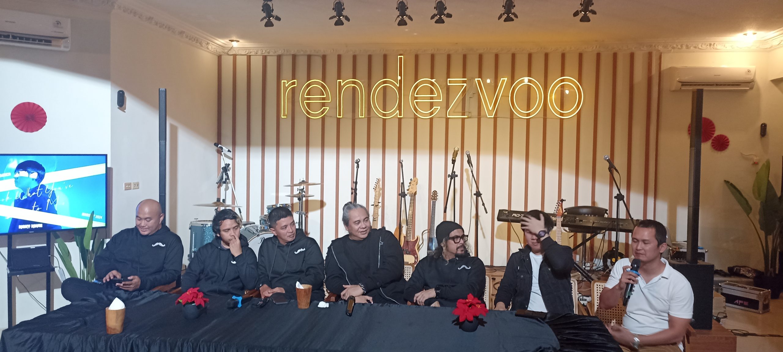 Konferensi pers launching single "Jangan Jangan" di Randezvoo Cipete, Jakarta ( foto : QB )