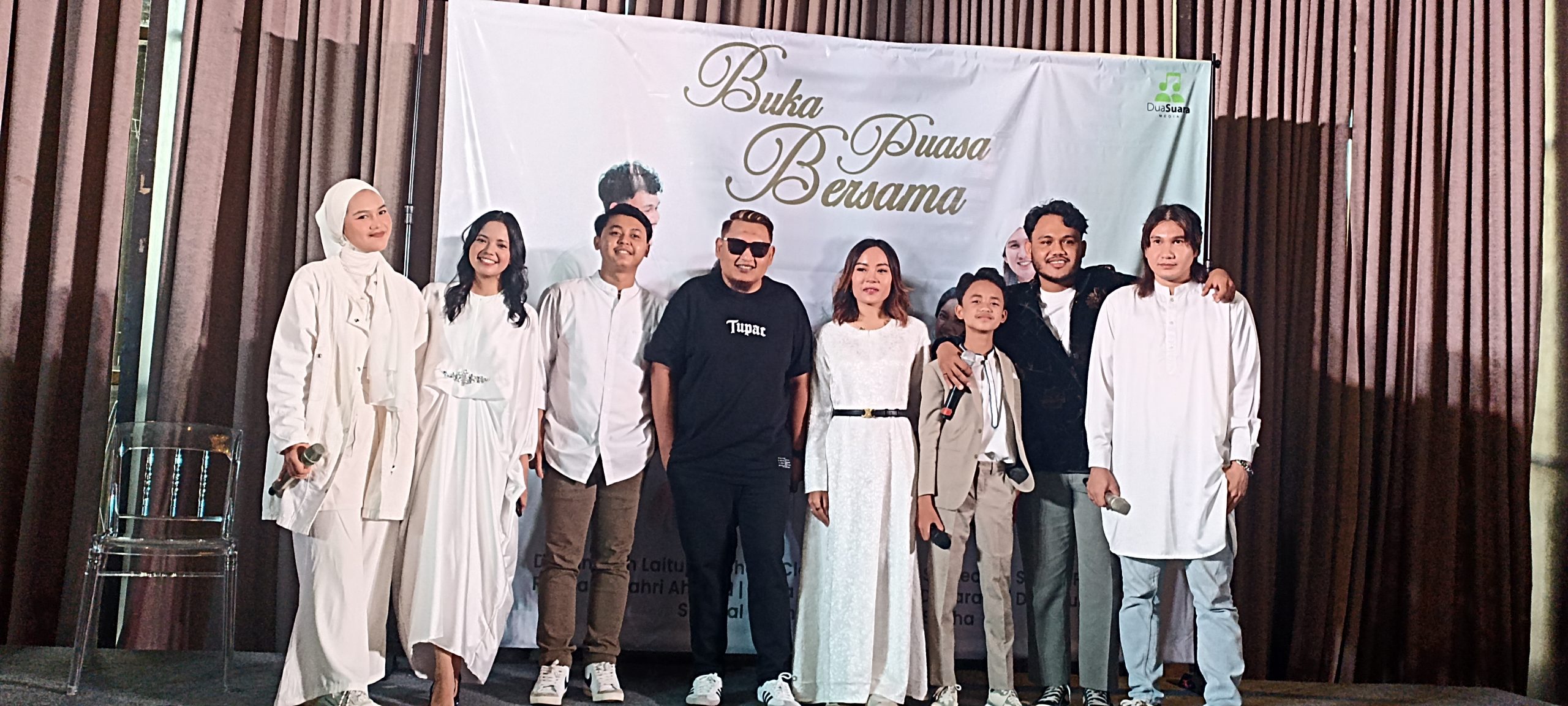 Artis Dua Suara Media bersama Pepep ST 12 ( foto : QB )