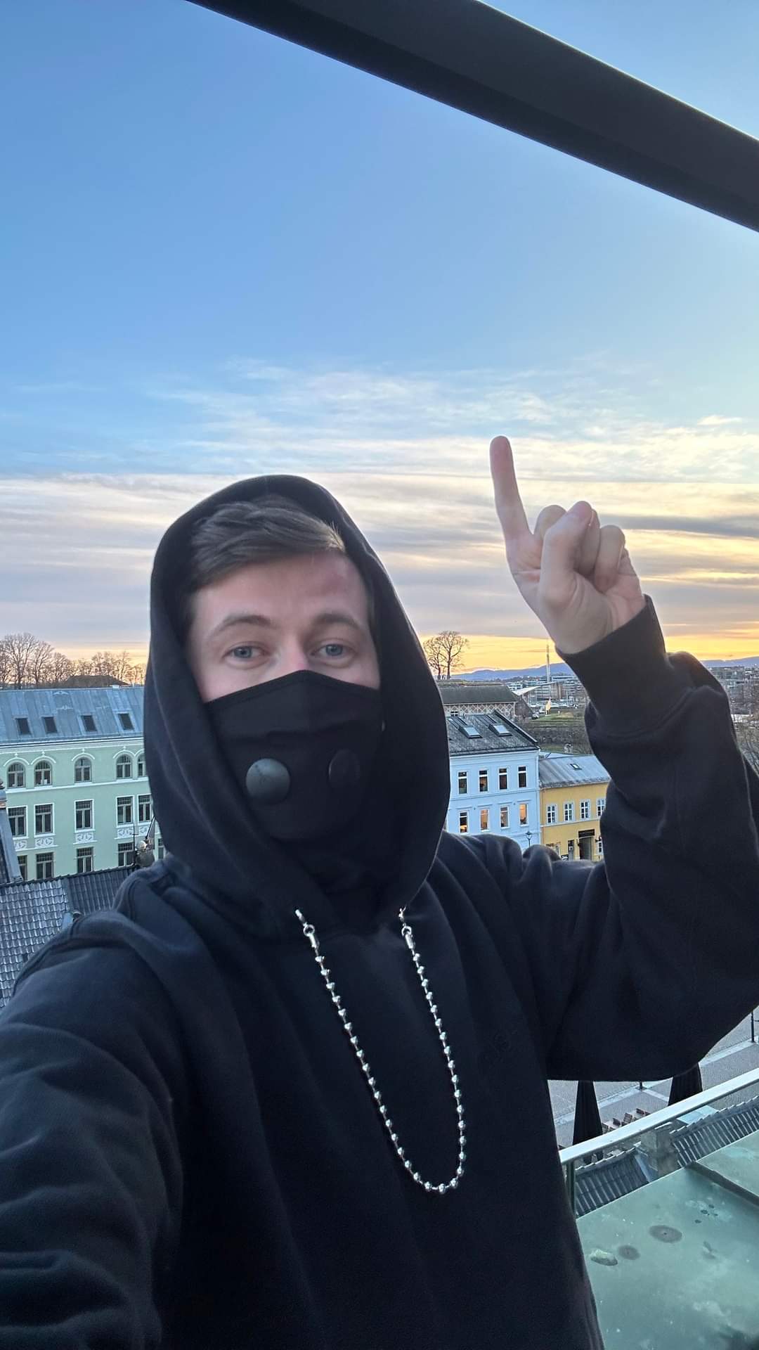 Image default