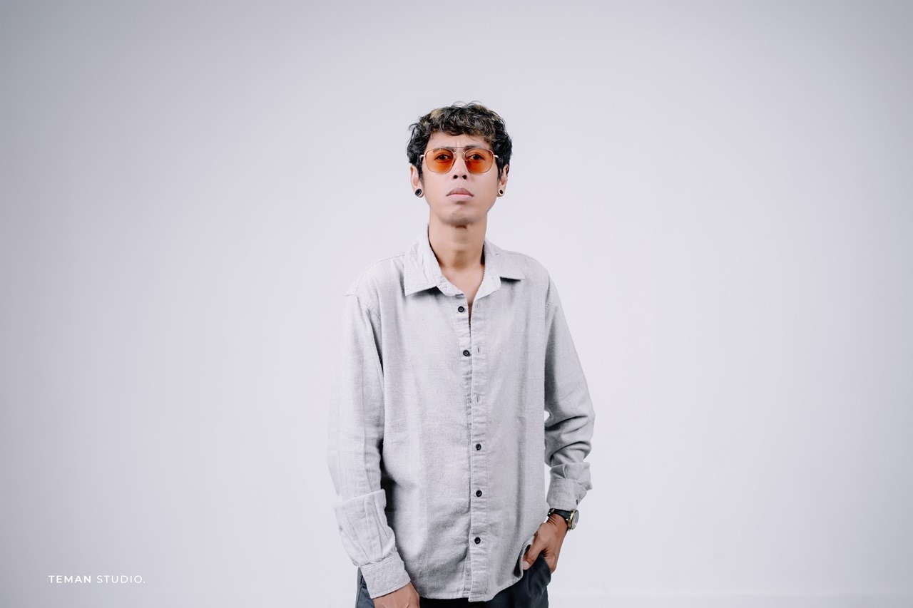 Image default