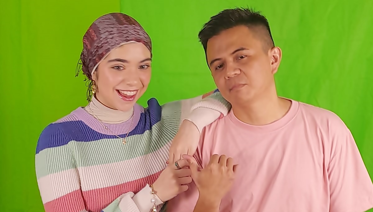 Duo host konten YouTube Kaset Awards, Isabel Azhari dan Sigit Wardana ( foto : istimewa)