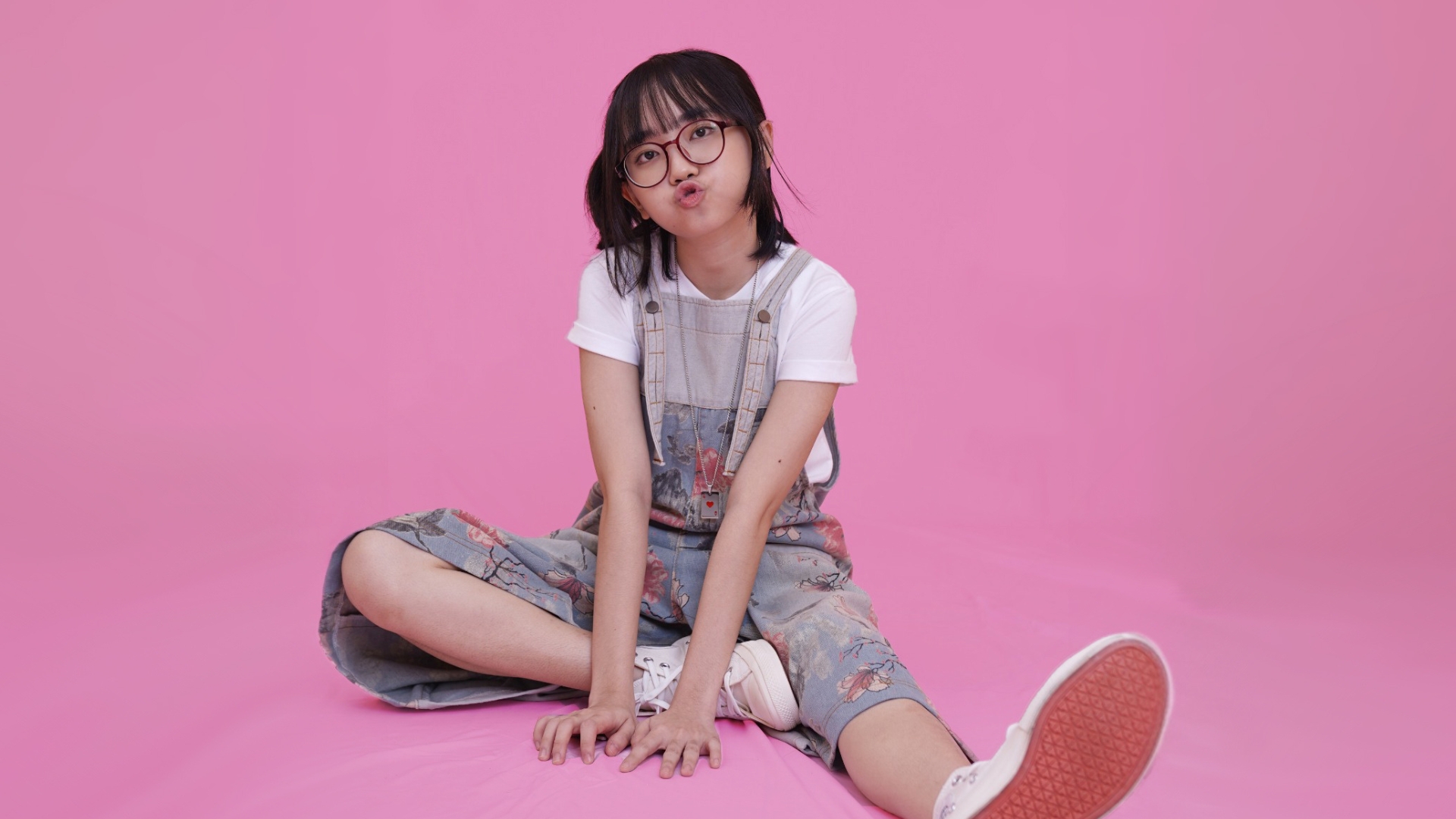 Image default