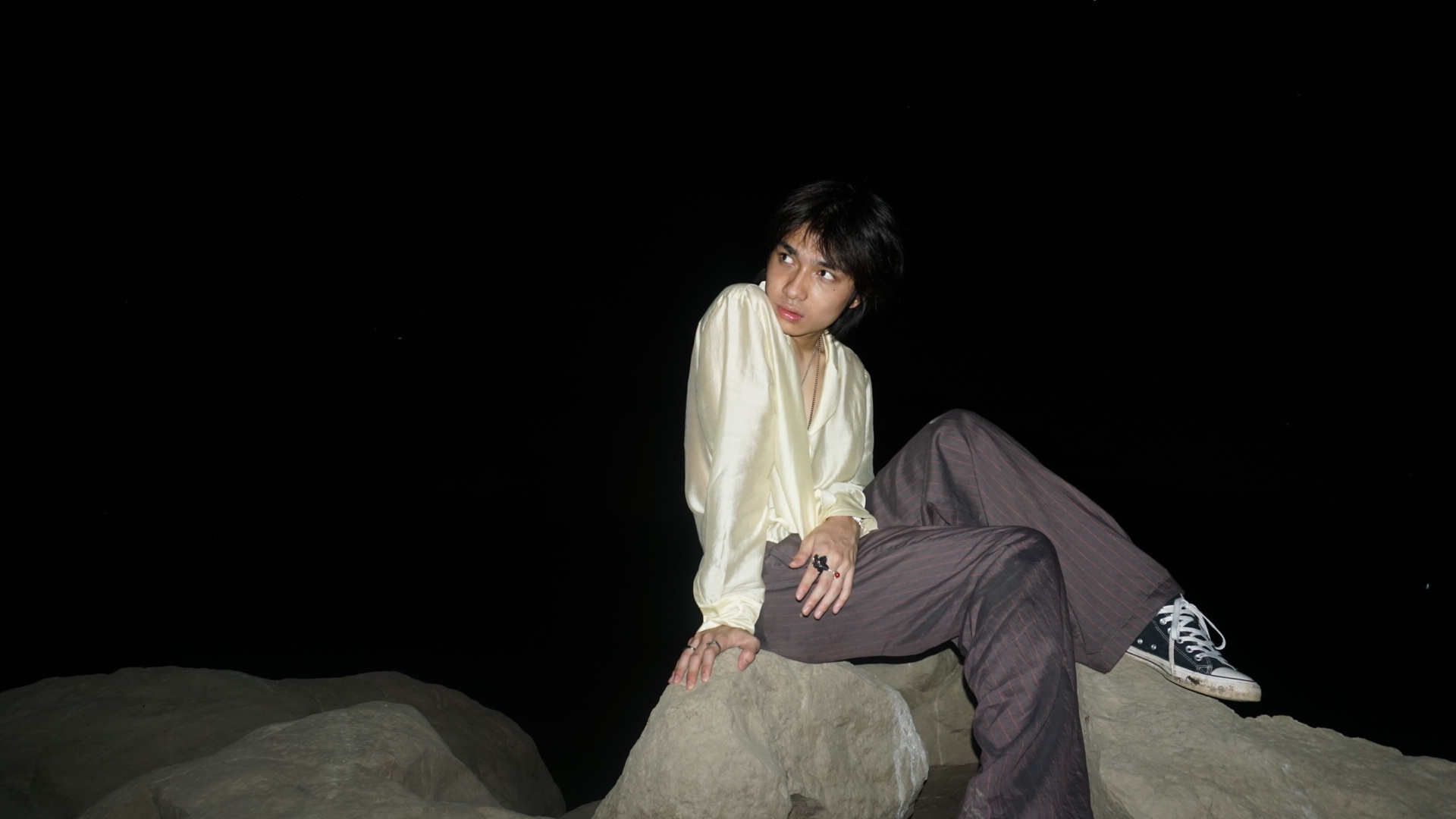 Image default