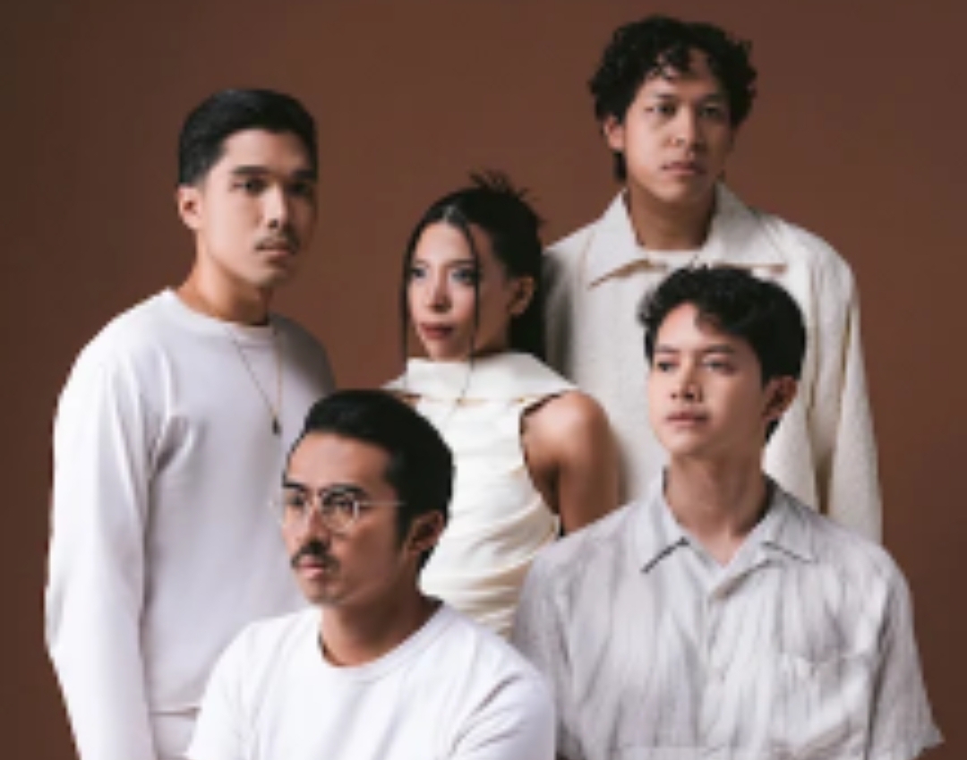 Image default